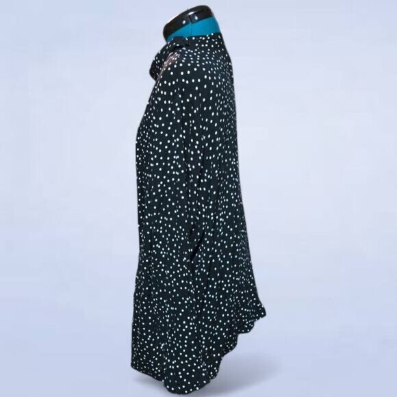 Torrid Black and White Polka Dot Blouse - Size 4X - Picture 2 of 7